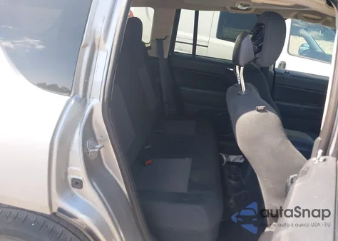 2015 Jeep Compass Sport z USA, uszkodzony, nr VIN 1C4NJCBA3FD156139